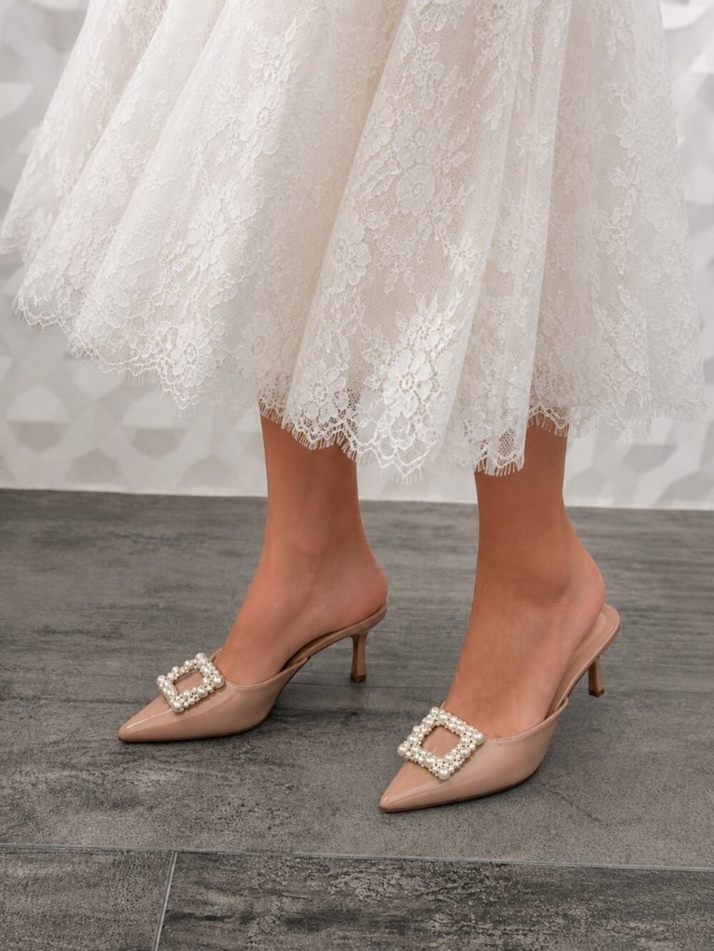 Top Moda Nude Patent Mule Heels with Pearl Buckle Size 7 NEW